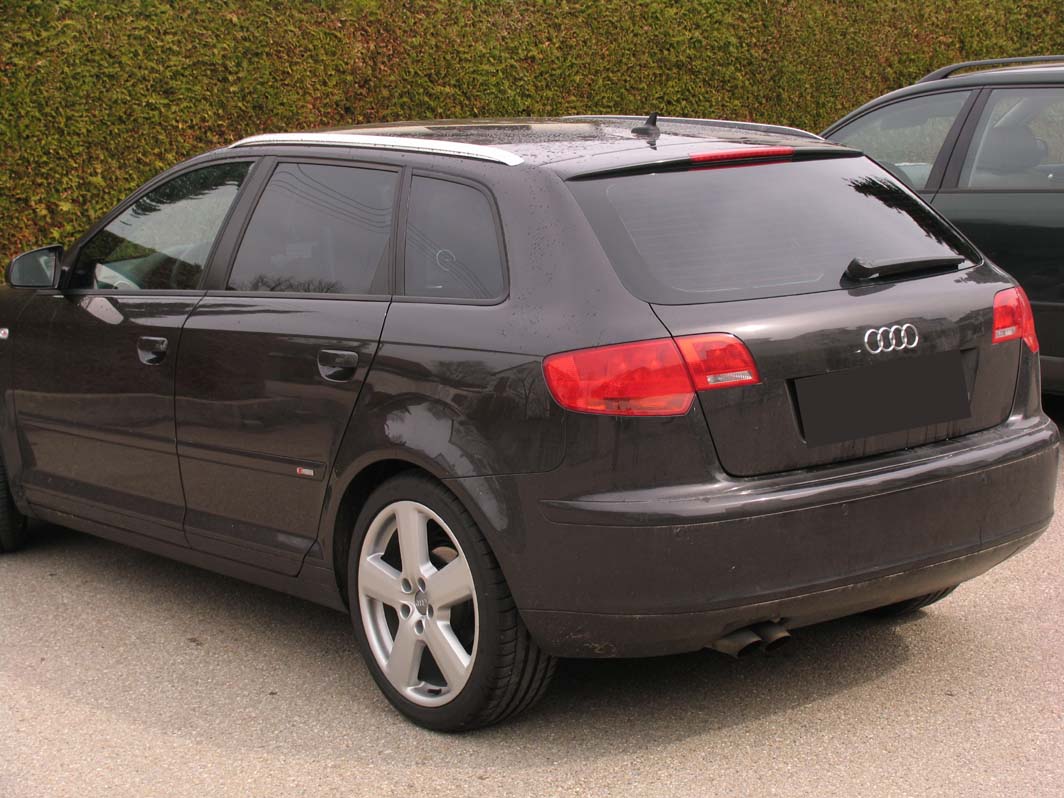 Tönungsfolie passgenau zugeschnitten und professionell montiert auf Audi A3 8p Sportback