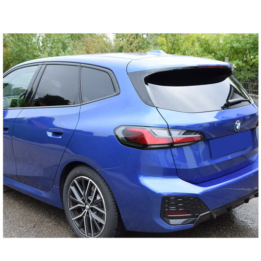 Tönungsfolie passgenau zugeschnitten und professionell montiert auf BMW 2er Active Tourer U06 – Beispiel mit FVB Carbon Folie