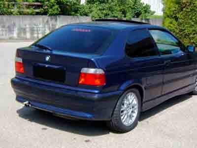 Tönungsfolie passgenau zugeschnitten und professionell montiert auf BMW 3er Compact E36 – Beispiel mit FVB Carbon Folie