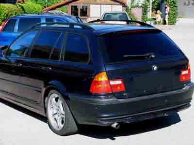 Tönungsfolie passgenau zugeschnitten und professionell montiert auf BMW 3er Touring E46 – Beispiel mit FVB Carbon Folie