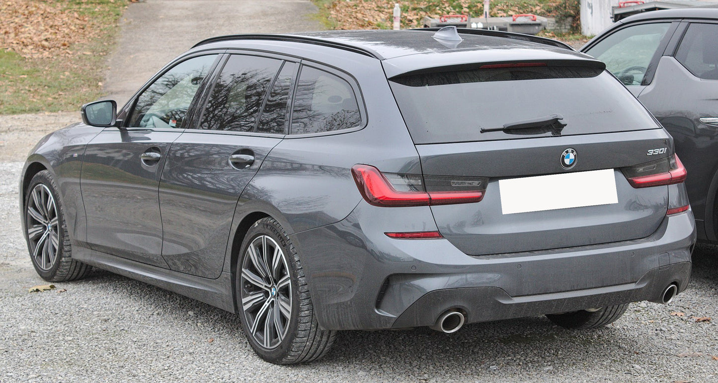 Tönungsfolie passgenau zugeschnitten und professionell montiert auf BMW 3er Touring G21 – Beispiel mit FVB Carbon Folie