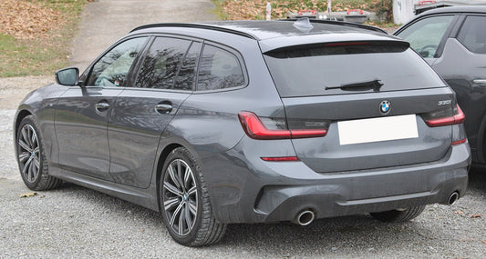 Tönungsfolie passgenau zugeschnitten und professionell montiert auf BMW 3er Touring G21 – Beispiel mit FVB Carbon Folie