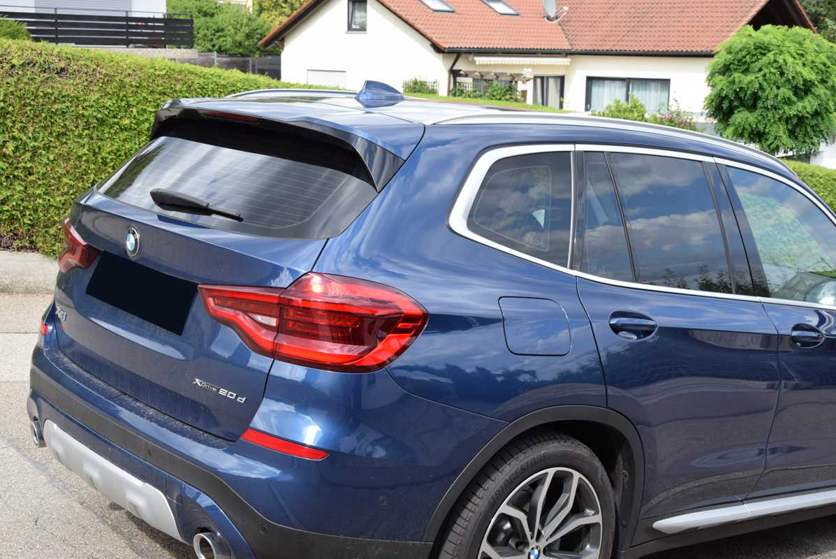 Tönungsfolie passgenau zugeschnitten und professionell montiert auf BMW X3 G01 – Beispiel mit FVB Carbon Folie