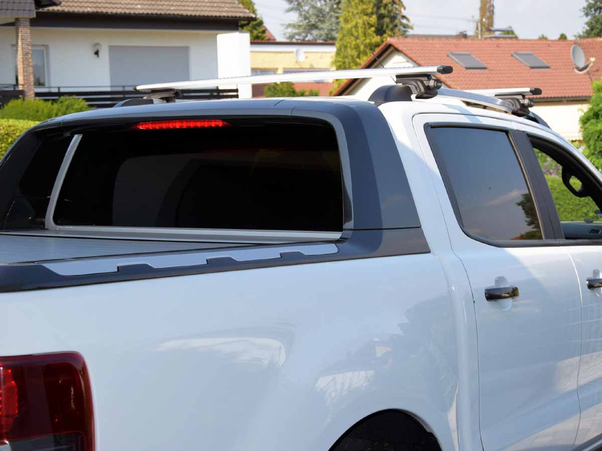 Tönungsfolie passgenau zugeschnitten und professionell montiert auf Ford 
Ranger III – Beispiel mit FVB Carbon Folie