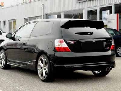 Tönungsfolie passgenau zugeschnitten und professionell montiert auf Honda Civic – Beispiel mit FVB Carbon Folie