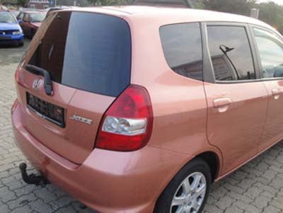 Tönungsfolie passgenau zugeschnitten und professionell montiert auf Honda Jazz GD – Beispiel mit FVB Carbon Folie