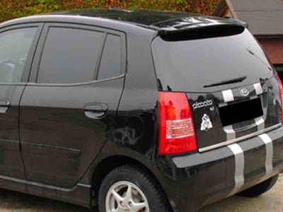 Tönungsfolie passgenau zugeschnitten und professionell montiert auf KIA Picanto – Beispiel mit FVB Carbon Folie