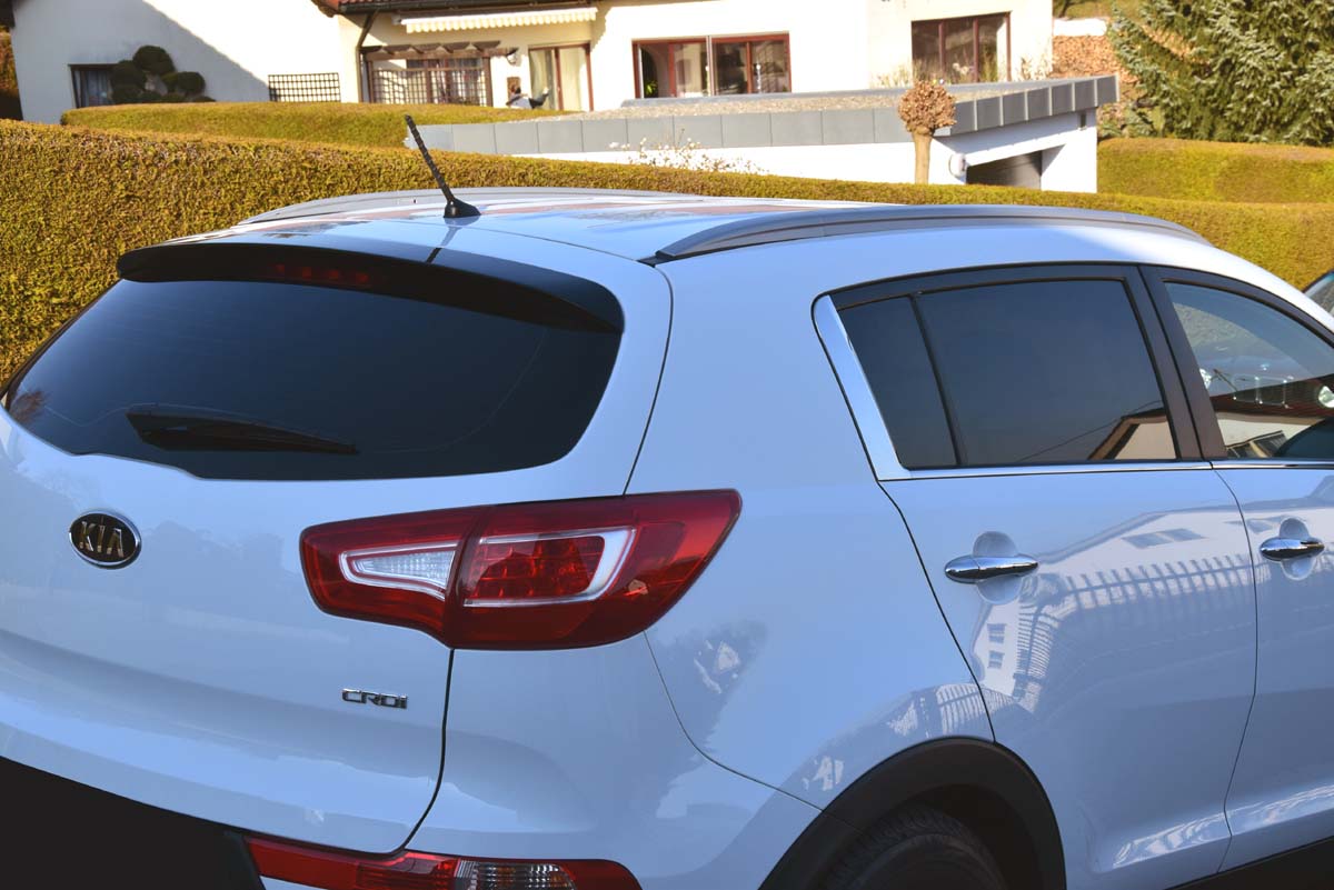 Tönungsfolie passgenau zugeschnitten und professionell montiert auf KIA Sportage SL – Beispiel mit FVB Carbon Folie