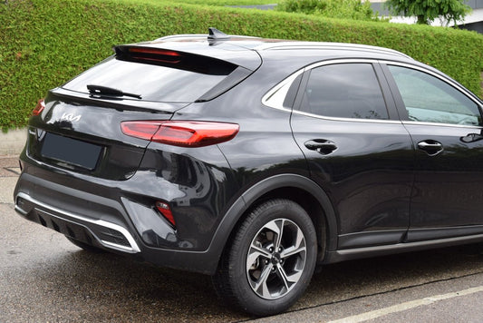 Tönungsfolie passgenau zugeschnitten und professionell montiert auf KIA XCeed – Beispiel mit FVB Carbon Folie