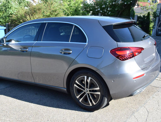 Tönungsfolie passgenau zugeschnitten und professionell montiert auf Mercedes A-Klasse W177 – Beispiel mit FVB Carbon Folie