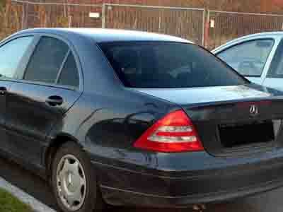 Tönungsfolie passgenau zugeschnitten und professionell montiert auf Mercedes C-Klasse W203  – Beispiel mit FVB Ceramic Folie