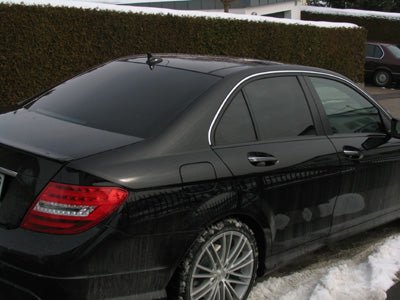 Tönungsfolie passgenau zugeschnitten und professionell montiert auf Mercedes C-Klasse W204  – Beispiel mit FVB Ceramic Folie