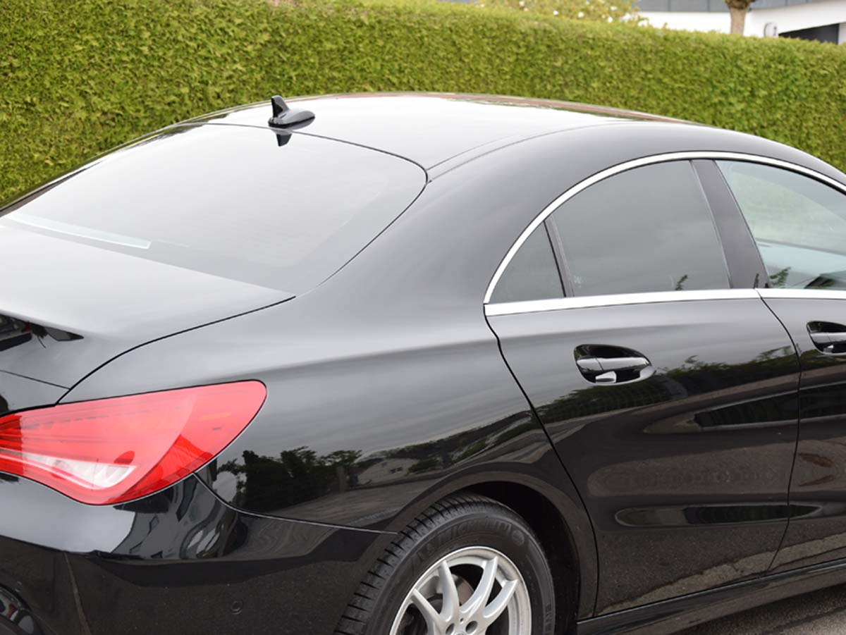 Tönungsfolie passgenau zugeschnitten und professionell montiert auf Mercedes CLA C117  – Beispiel mit FVB Ceramic Folie