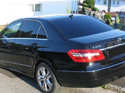 Tönungsfolie passgenau zugeschnitten und professionell montiert auf Mercedes E Klasse W212  – Beispiel mit FVB Ceramic Folie