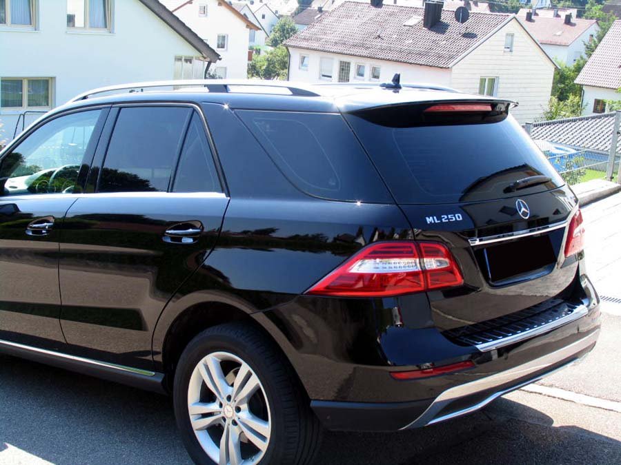 Tönungsfolie passgenau zugeschnitten und professionell montiert auf Mercedes ML W166  – Beispiel mit FVB Ceramic Folie
