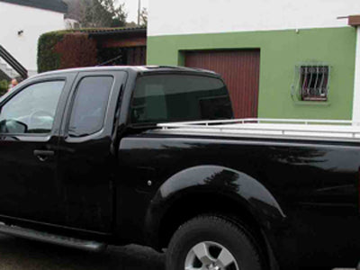 Tönungsfolie passgenau zugeschnitten und professionell montiert Nissan Navara – Beispiel mit FVB Carbon Folie