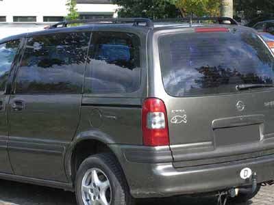 Tönungsfolie passgenau zugeschnitten und professionell montiert auf Opel Sintra – Beispiel mit FVB Carbon