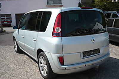 Tönungsfolie passgenau zugeschnitten und professionell montiert auf Renault Grand Espace 4 – Beispiel mit FVB Carbon Folie