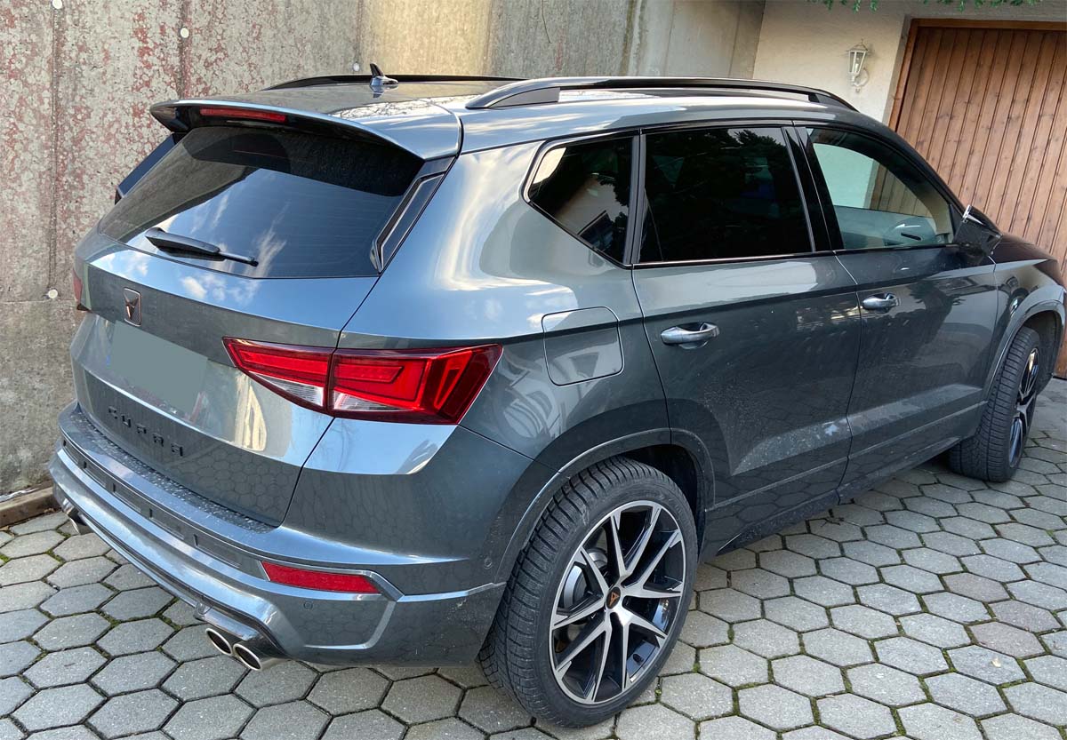 Tönungsfolie passgenau zugeschnitten und professionell montiert auf Seat Ateca – Beispiel mit FVB Carbon Folie