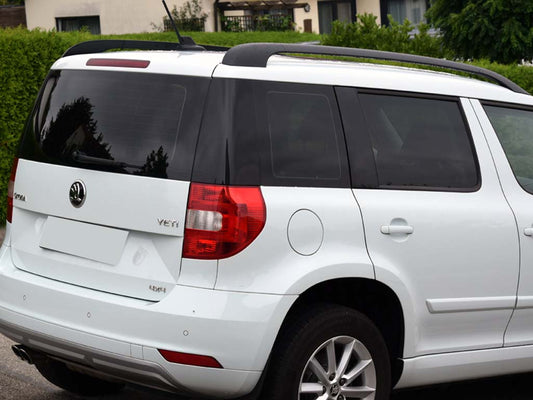 Tönungsfolie passgenau zugeschnitten und professionell montiert auf Skoda Yeti – Beispiel mit FVB Carbon Folie