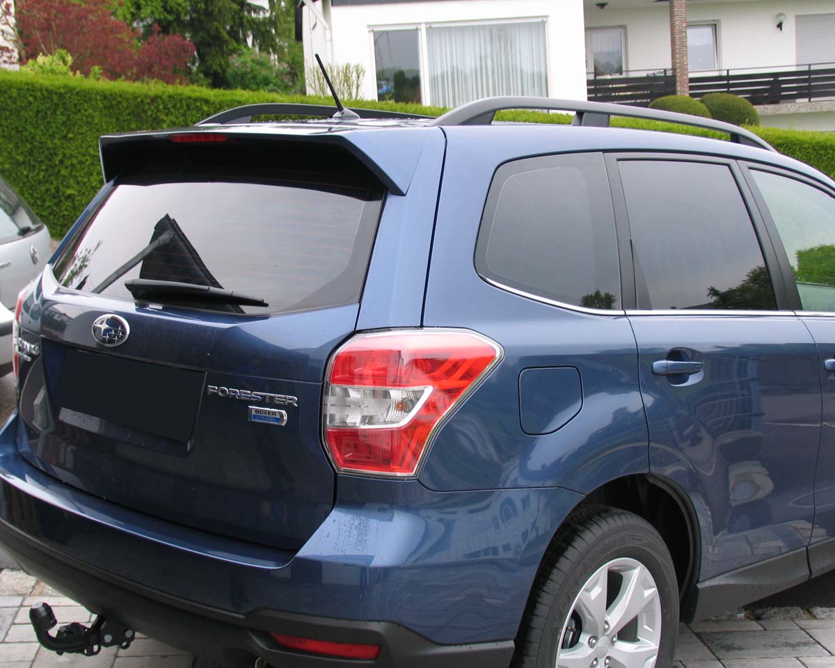 Tönungsfolie passgenau zugeschnitten und professionell montiert auf Subaru Forester SJ – Beispiel mit FVB Carbon Folie