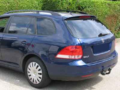 Tönungsfolie passgenau zugeschnitten und professionell montiert auf VW Golf 5 Variant – Beispiel mit FVB Carbon Folie