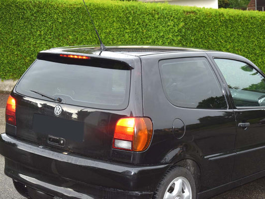 Tönungsfolie passgenau zugeschnitten und professionell montiert auf VW Polo 6N 3-türer – Beispiel mit FVB Carbon Folie