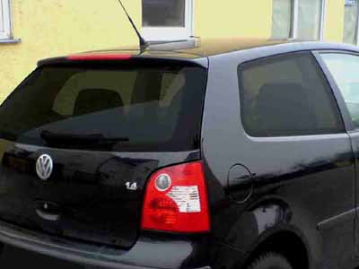 Tönungsfolie passgenau zugeschnitten und professionell montiert auf VW Polo 9N 3-türer – Beispiel mit FVB Carbon Folie