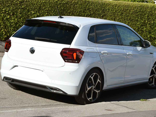 Tönungsfolie passgenau zugeschnitten und professionell montiert auf VW Polo AW 5-türer – Beispiel mit FVB Carbon Folie