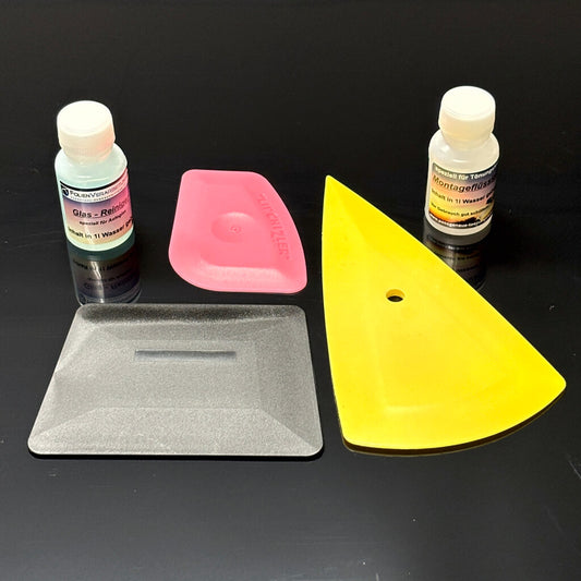 3 Rakel und 2 Flüssigkeiten als Zubehör für die Folienmontage