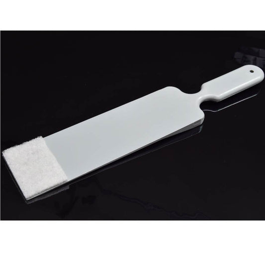 Scrubber mit langem Stiel für die Reinigung von Heckscheiben bei Limousinen - Vorderseite.